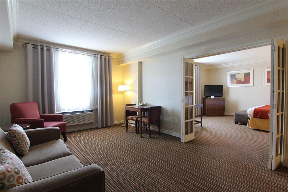 Holiday Inn Express Whitby Oshawa By Ihg Ngoại thất bức ảnh
