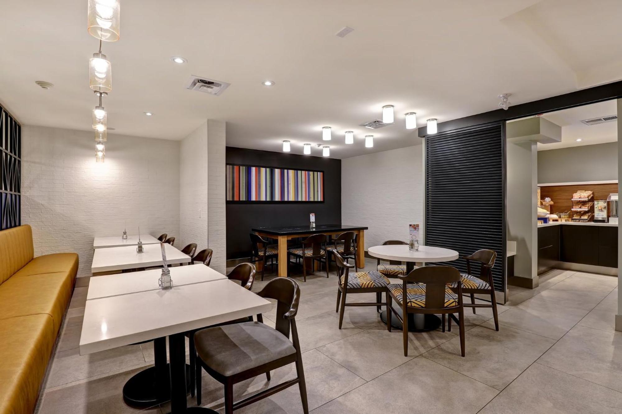 Holiday Inn Express Whitby Oshawa By Ihg Ngoại thất bức ảnh