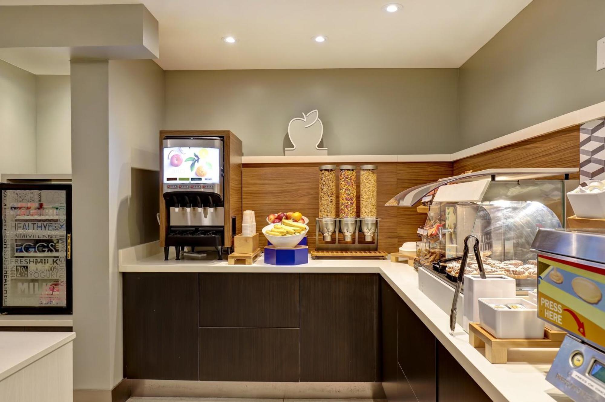 Holiday Inn Express Whitby Oshawa By Ihg Ngoại thất bức ảnh