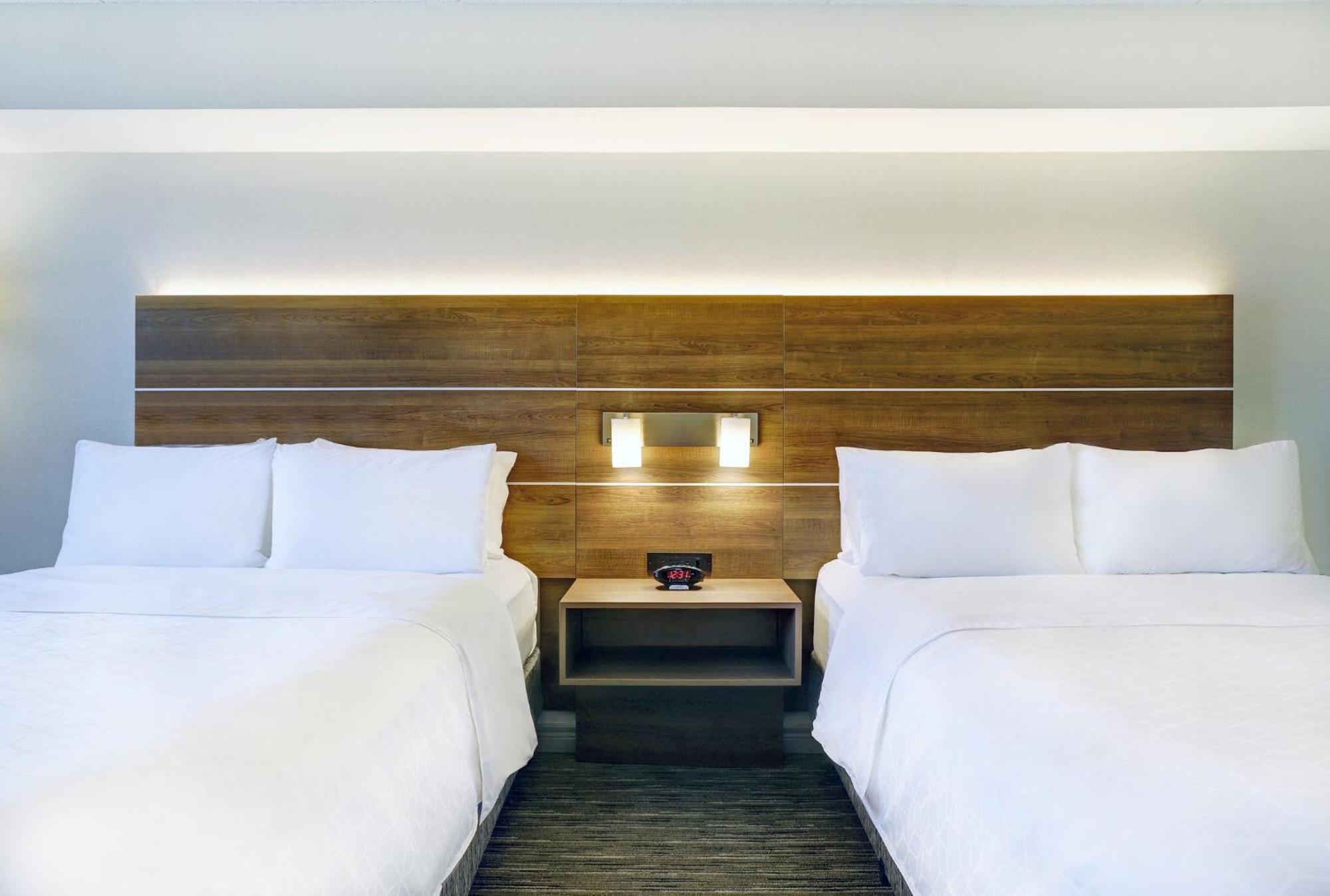 Holiday Inn Express Whitby Oshawa By Ihg Ngoại thất bức ảnh