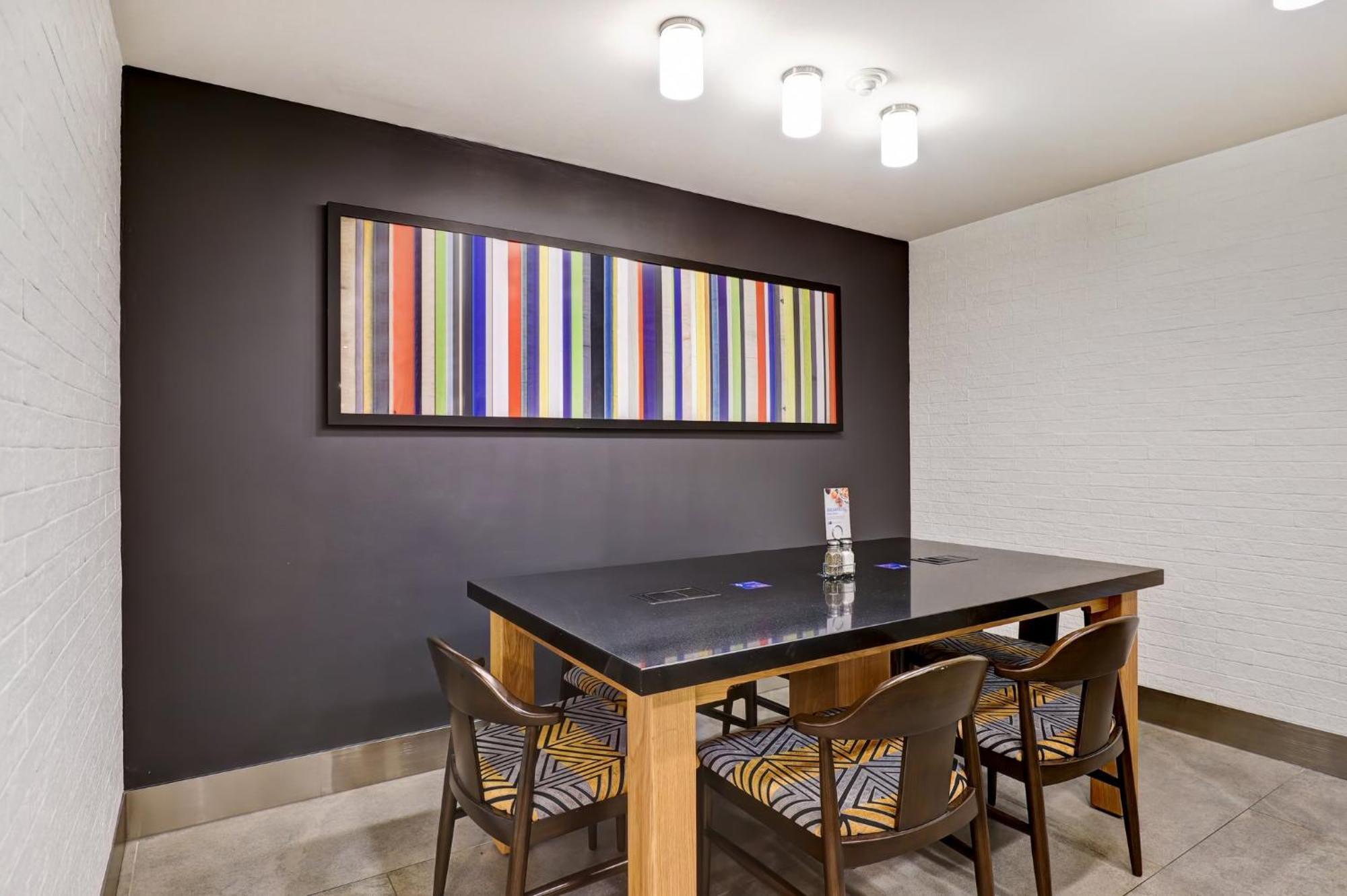 Holiday Inn Express Whitby Oshawa By Ihg Ngoại thất bức ảnh