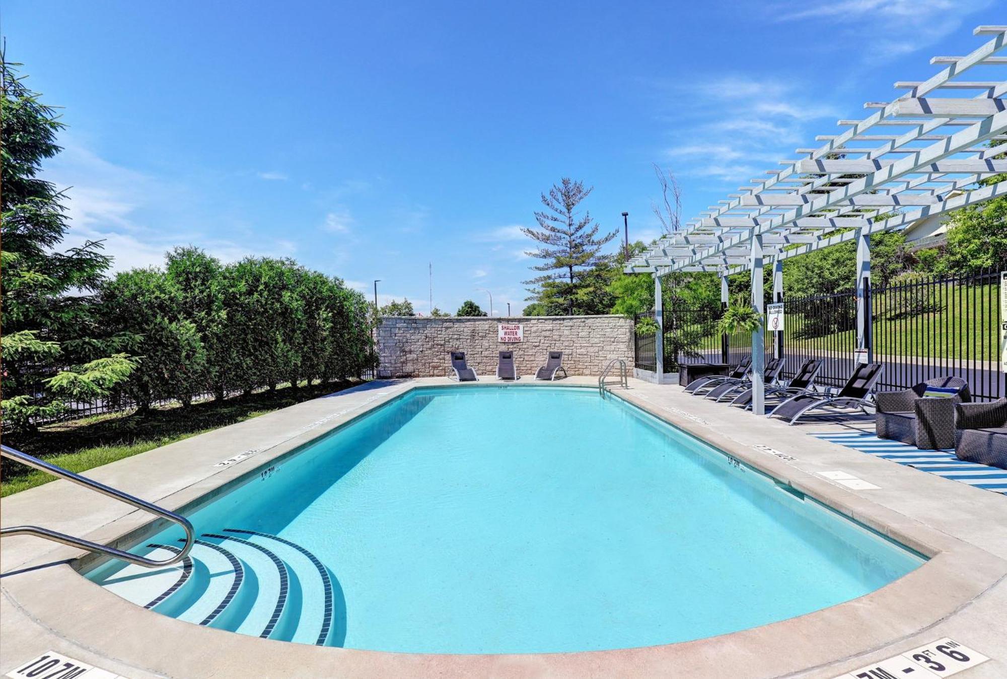 Holiday Inn Express Whitby Oshawa By Ihg Ngoại thất bức ảnh