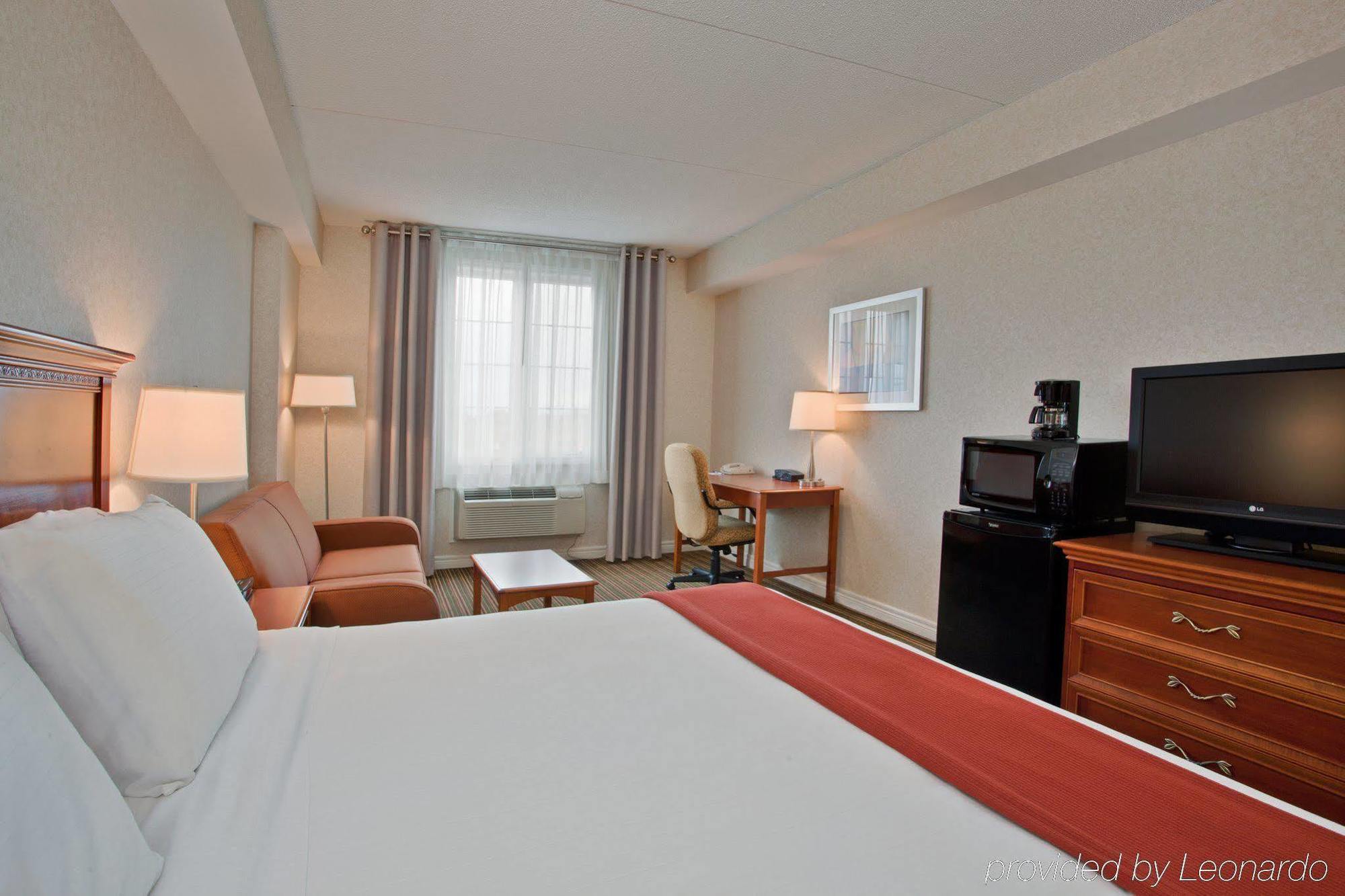 Holiday Inn Express Whitby Oshawa By Ihg Phòng bức ảnh
