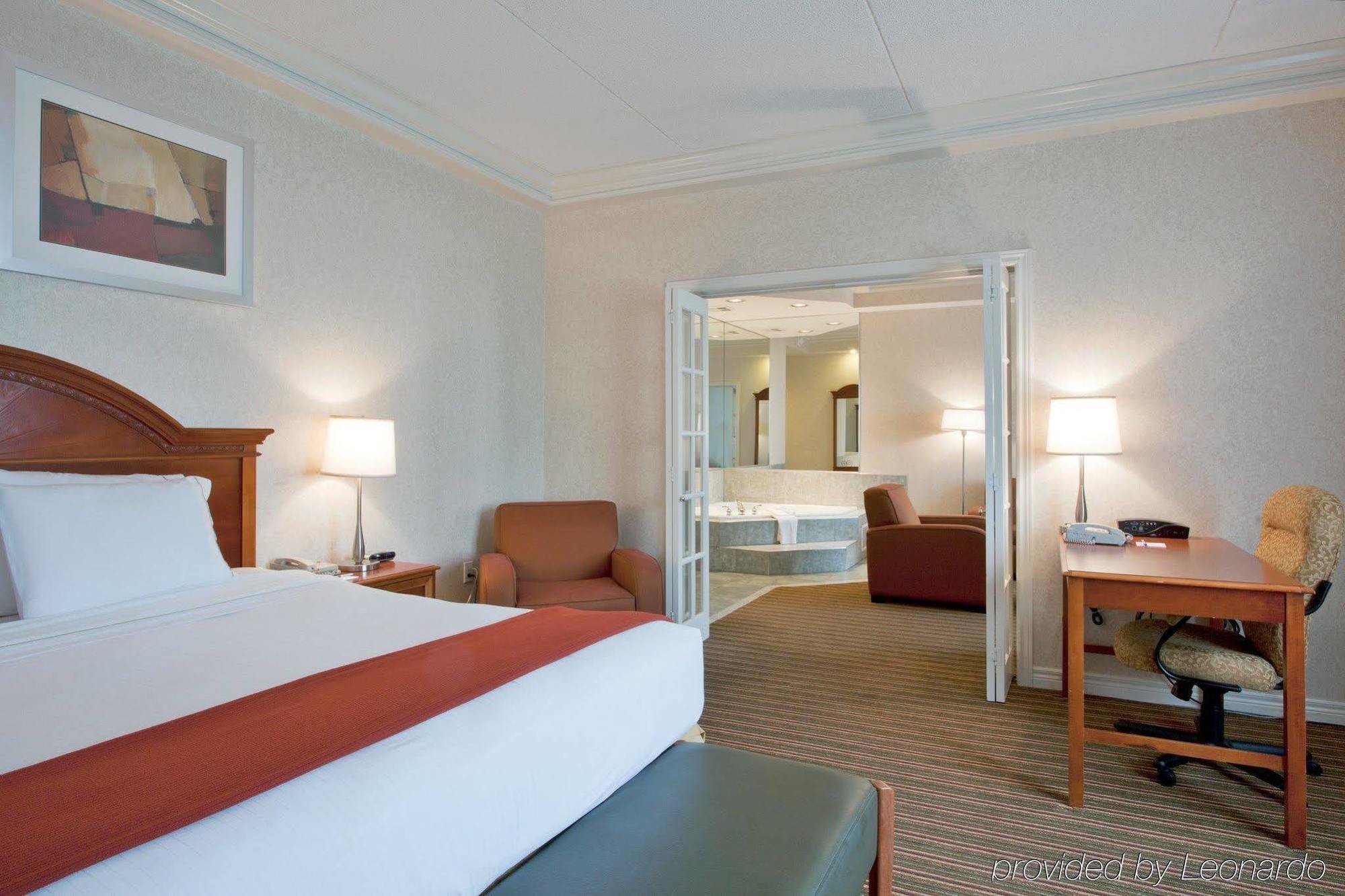 Holiday Inn Express Whitby Oshawa By Ihg Phòng bức ảnh