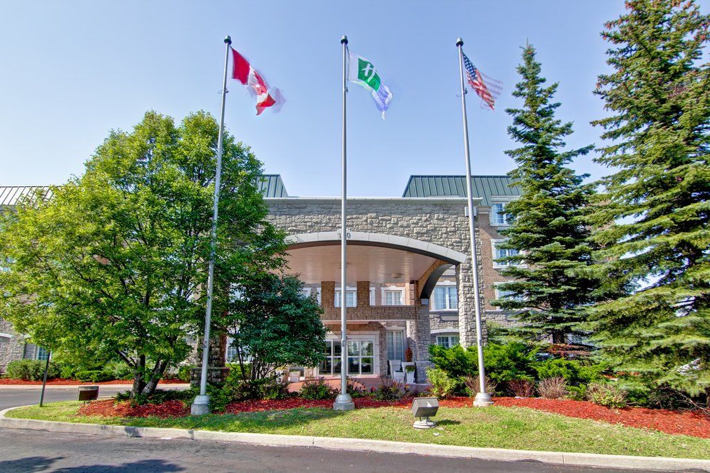Holiday Inn Express Whitby Oshawa By Ihg Ngoại thất bức ảnh